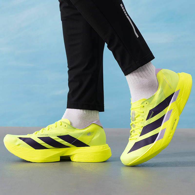 아디다스 남성용 신발, 오리지널 경량 로드 러닝화, 통 - Lightweight Road Running Shoes 리뷰 및 가격