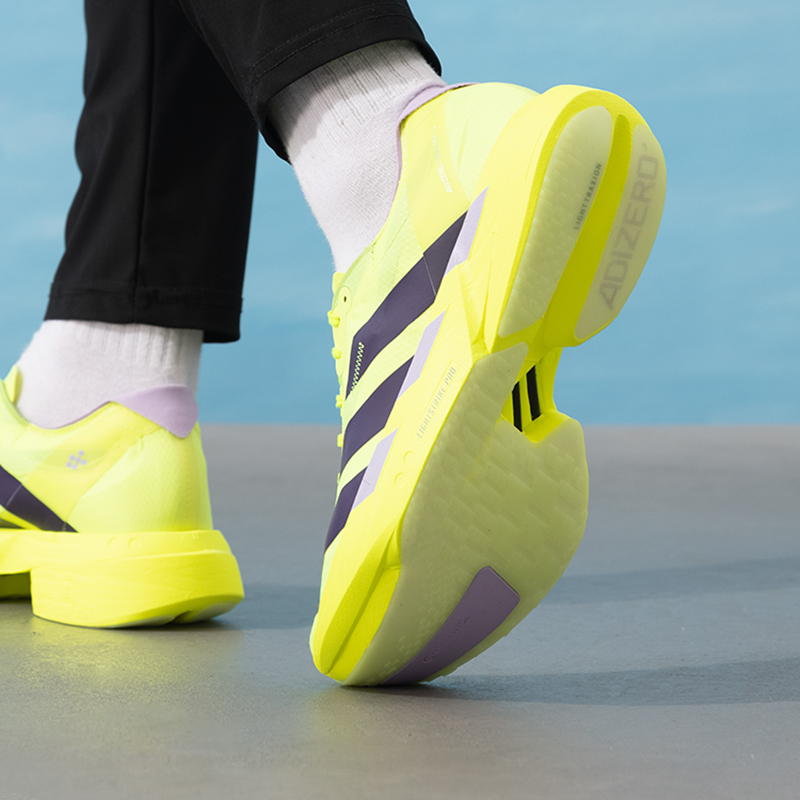 아디다스 남성용 신발, 오리지널 경량 로드 러닝화, 통 - Lightweight Road Running Shoes 리뷰 및 가격