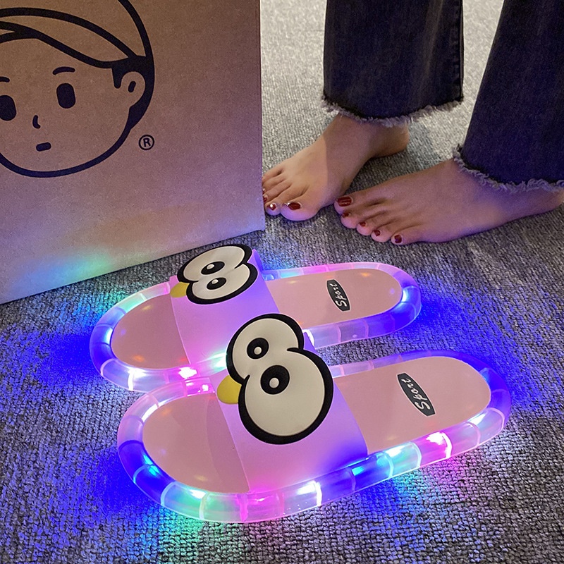 재미있는 큰 눈 모양 야광 슬라이드 슬리퍼 여름 패션  - Sandals 리뷰 및 가격